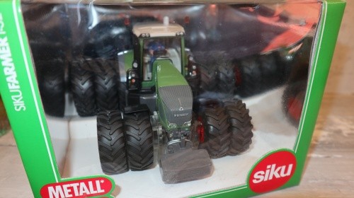 Siku 3258 fendt 936 - 1:32,,